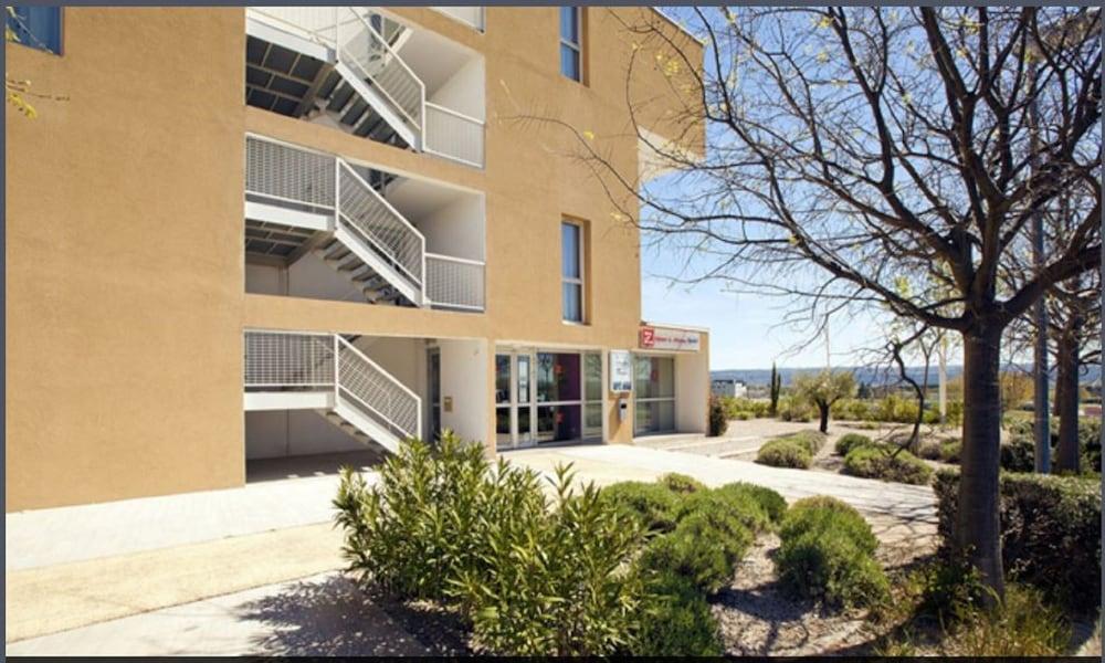 Apparthotel Sejours & Affaires Manosque Exteriör bild
