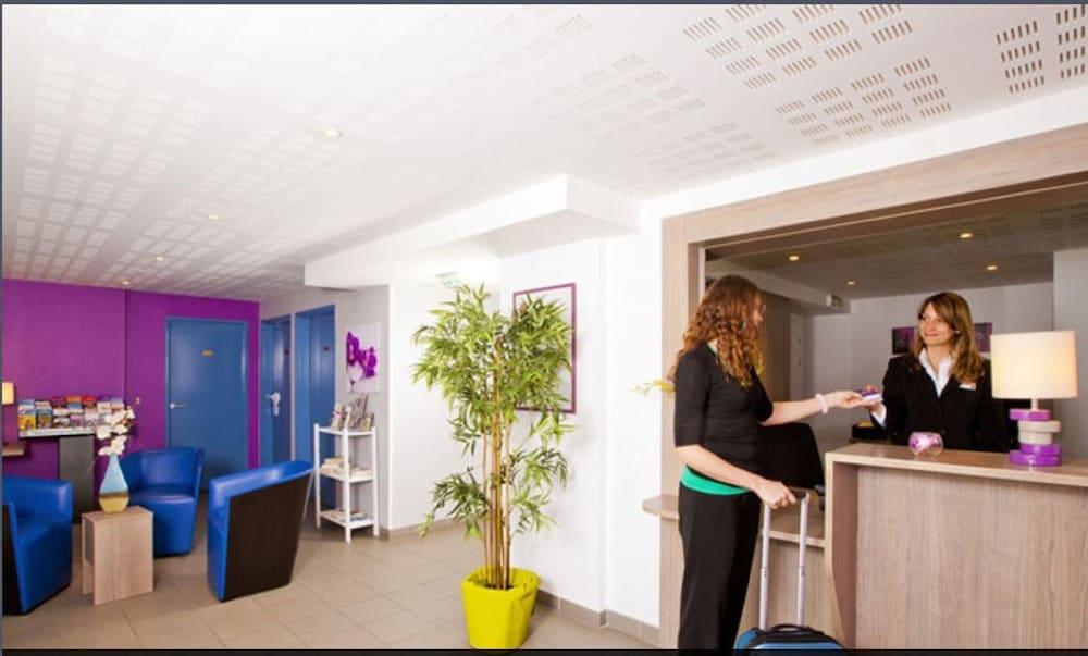 Apparthotel Sejours & Affaires Manosque Exteriör bild