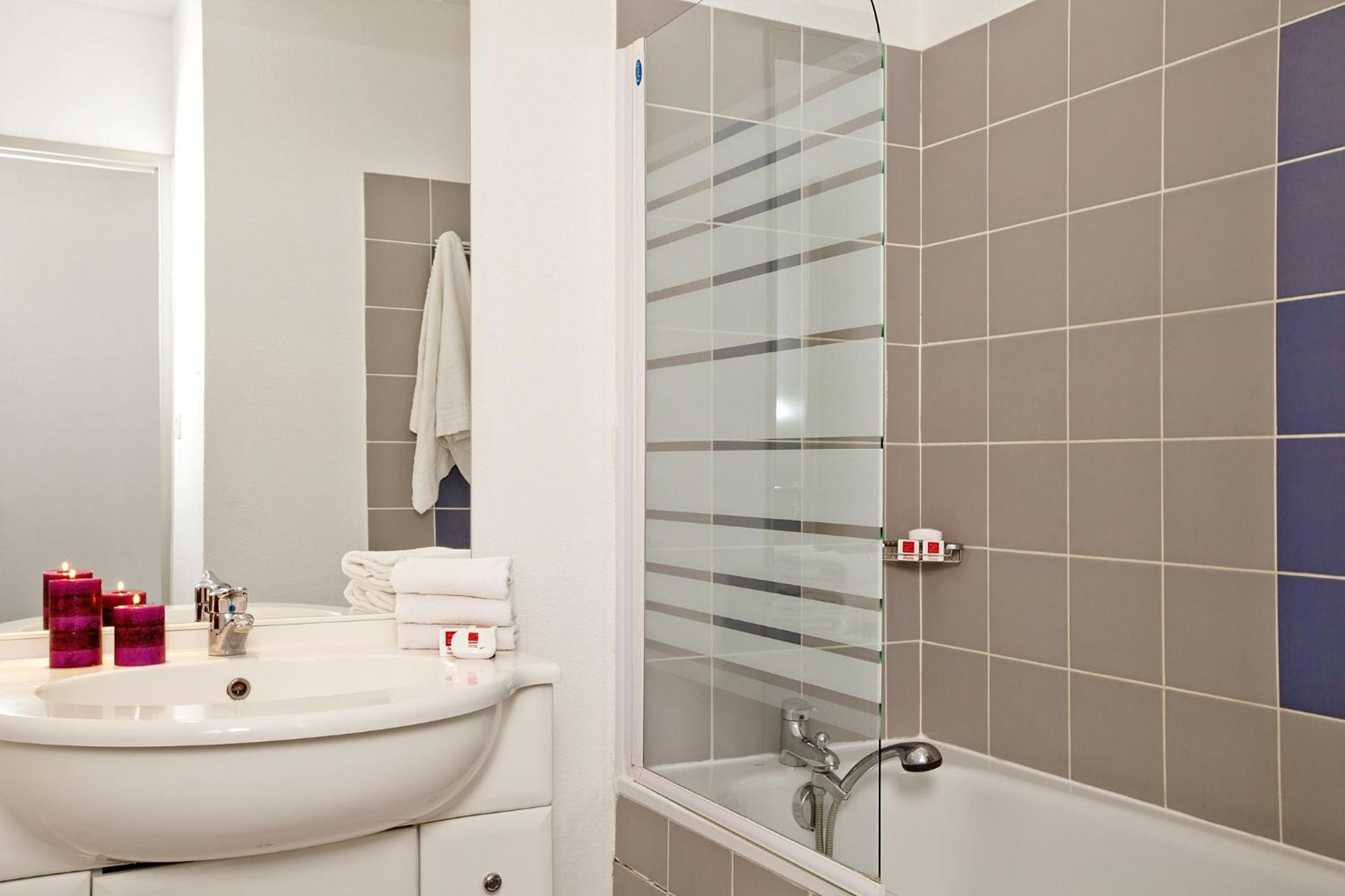 Apparthotel Sejours & Affaires Manosque Exteriör bild