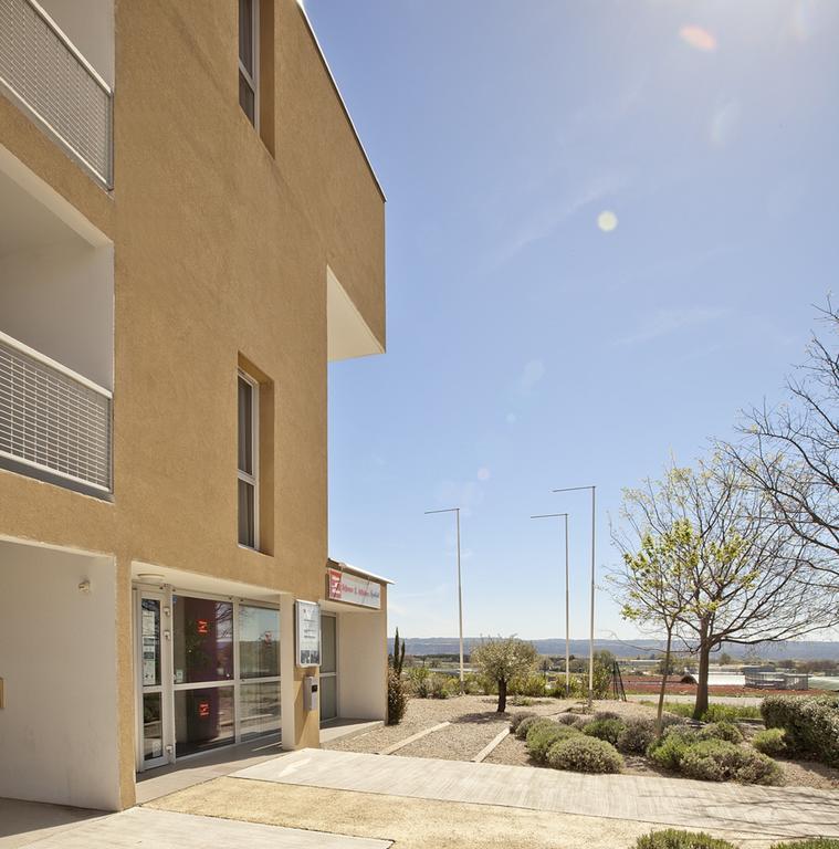 Apparthotel Sejours & Affaires Manosque Exteriör bild