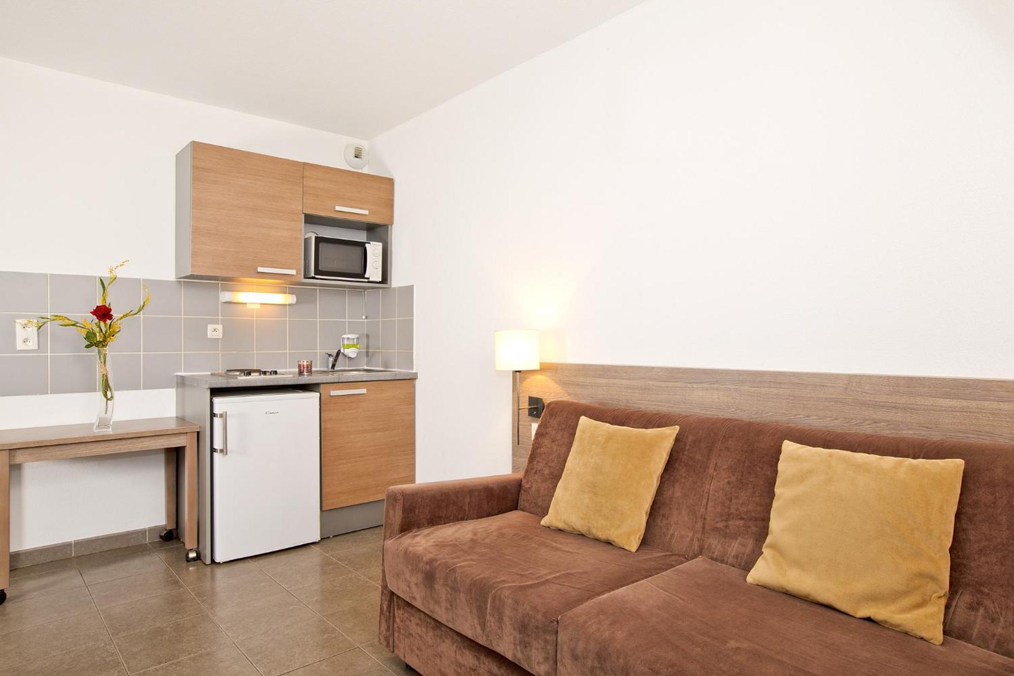 Apparthotel Sejours & Affaires Manosque Exteriör bild